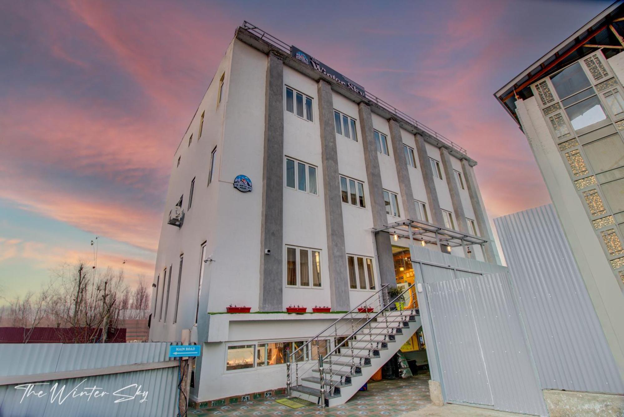 Hotel The Winter Sky Srīnagar エクステリア 写真